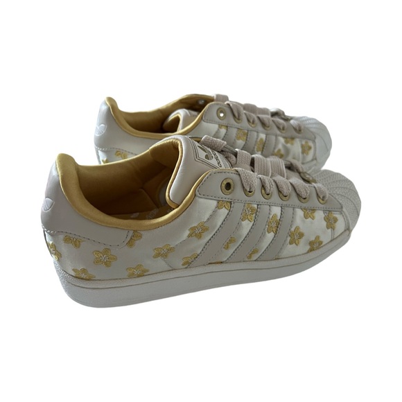 Adidas Originals Superstar Gold With Floral Embroidered Flowers. - Picture 6 of 9